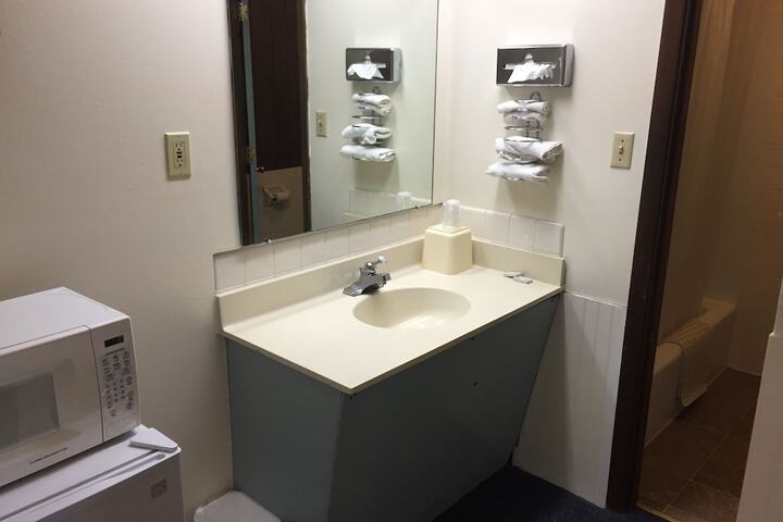 Room 33 of 42