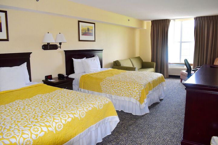 Days Inn & Suites by Wyndham Tucker / Northlake