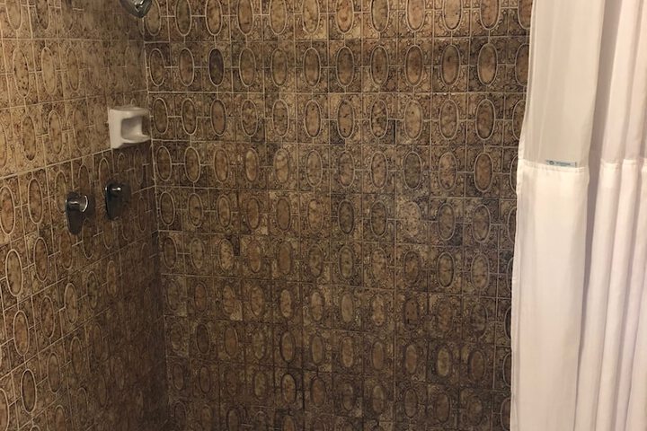 Room 16 of 26