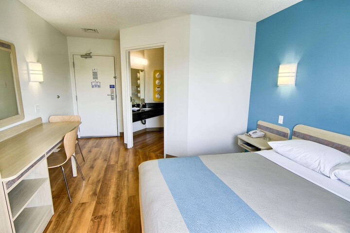 Room 31 of 40