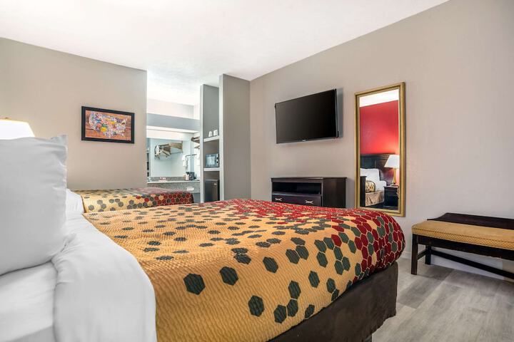 Room 15 of 34