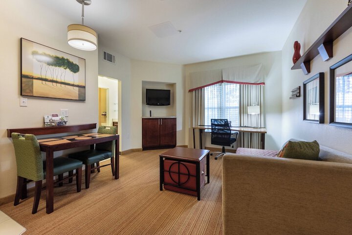 Room 16 of 32
