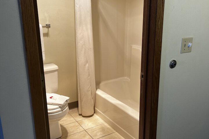 Room 11 of 24