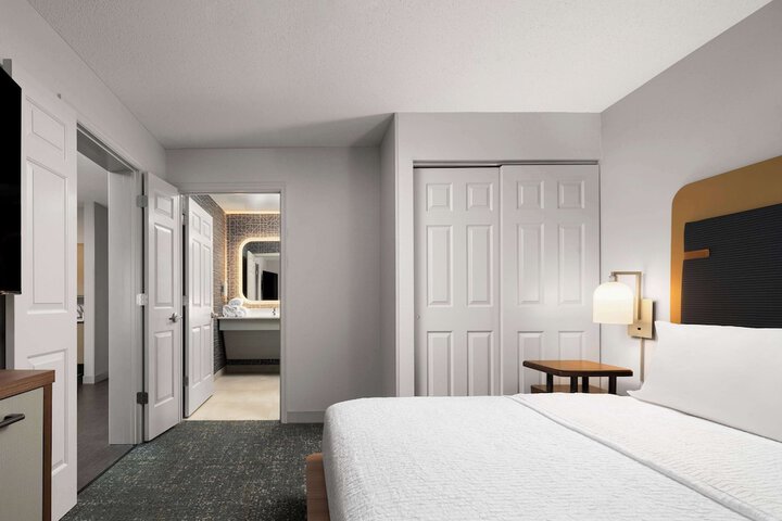 Room 22 of 40