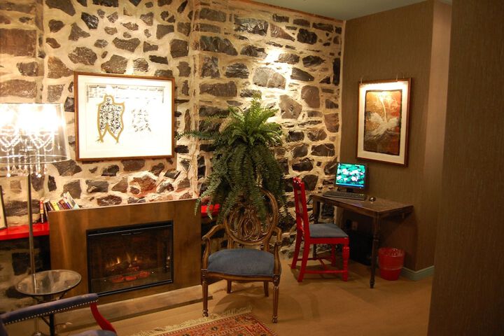Room 18 of 39
