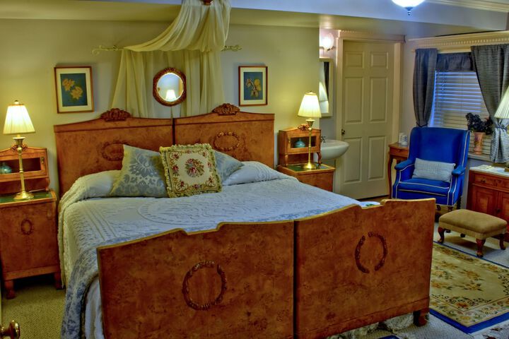Room 47 of 171