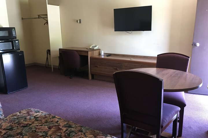 Room 21 of 38