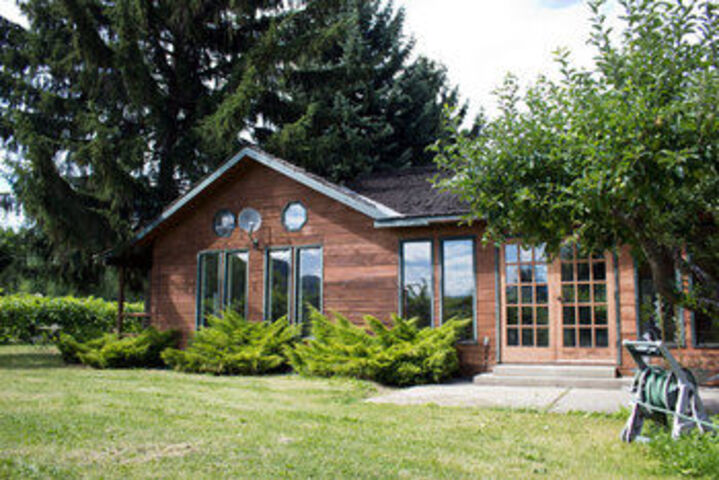 Columbia Gardens Winery and Grape Escape Guesthouse