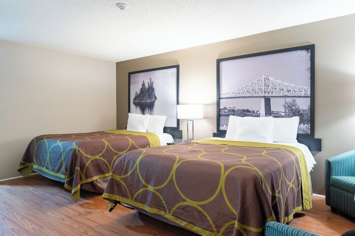 Super 8 by Wyndham Gananoque / Country Squire Resort