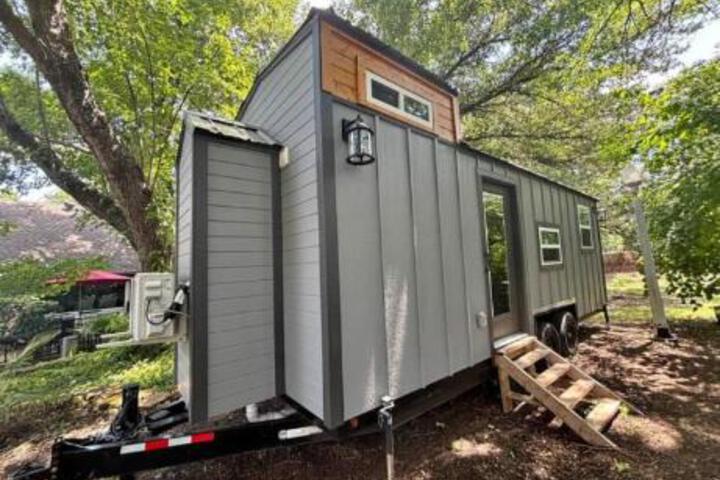 Shangrila Tiny Home near Dove Ridge Winery