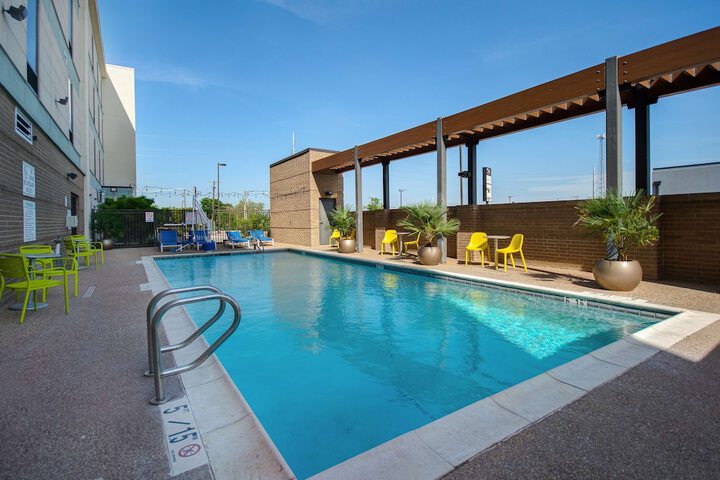 Pool 4 of 44