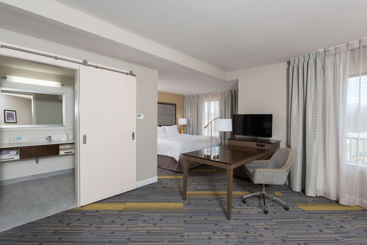 Room 11 of 30