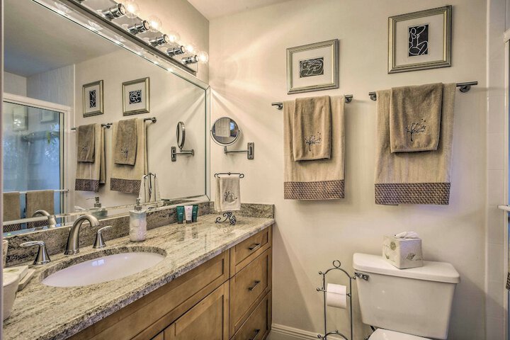 Spacious Naples Home 1 Mi to Vanderbilt Beach!