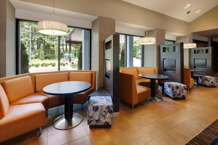 Courtyard by Marriott Atlanta Windy Hill / Ballpark