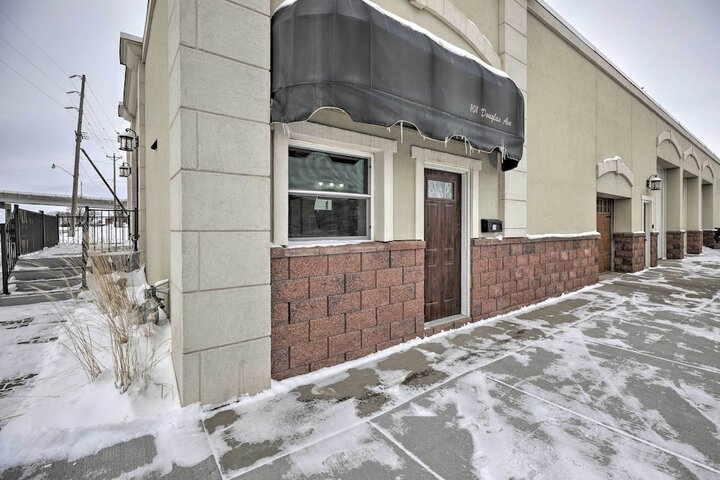 Regal River Retreat in the Heart of Yankton!
