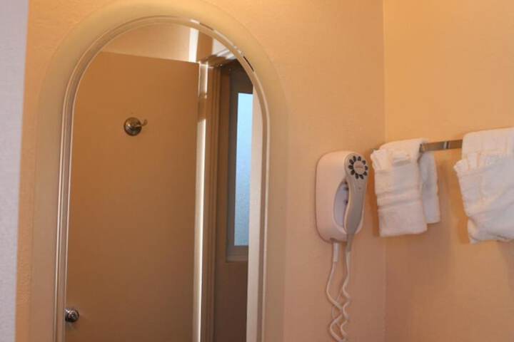 Room 11 of 35