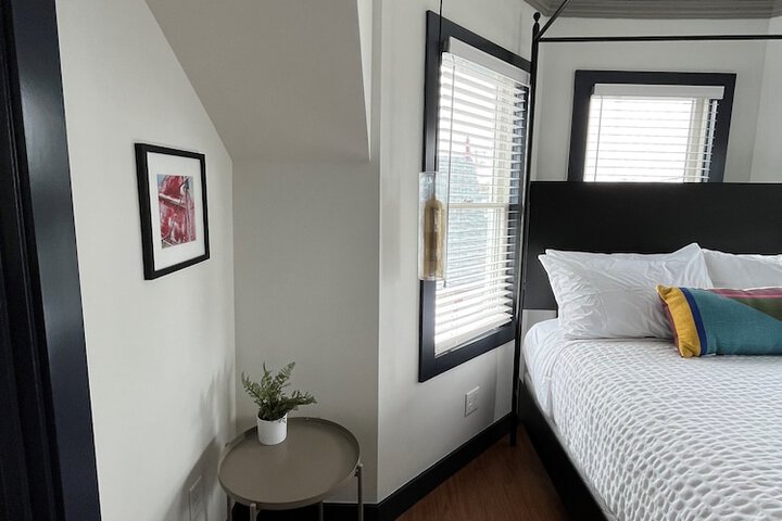 Room 21 of 40