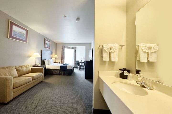 BayVue Hotel Resort and Suites