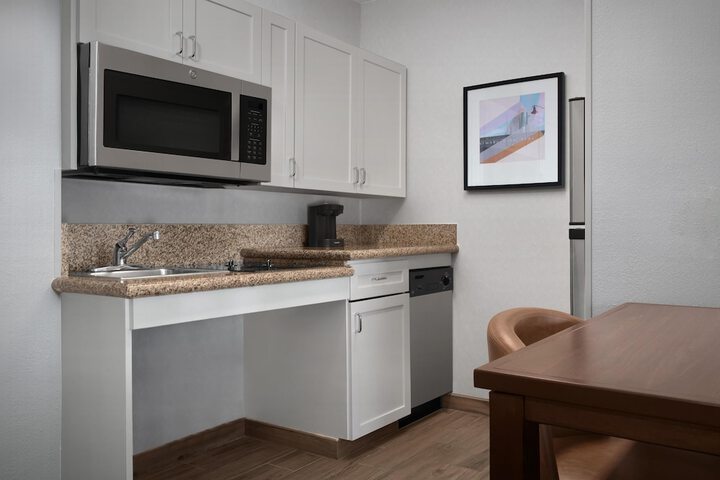 Homewood Suites by Hilton Newark-Cranford