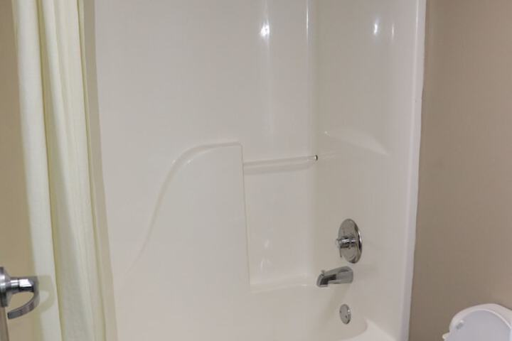 Room 8 of 25