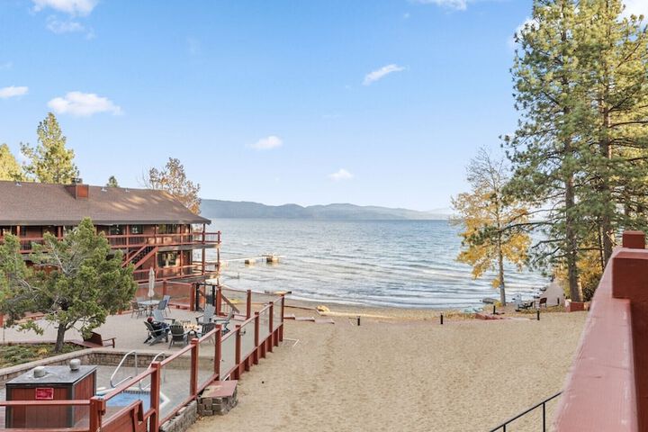 Edgelake Beach Club by Coolvacay