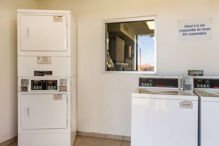 Motel 6 Mojave CA