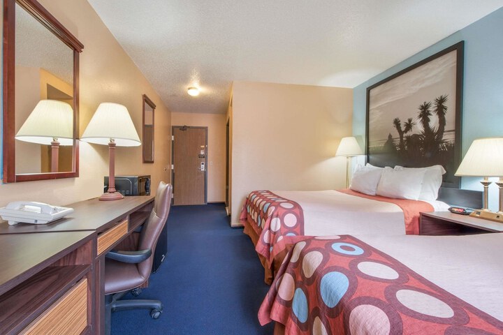 Room 12 of 34