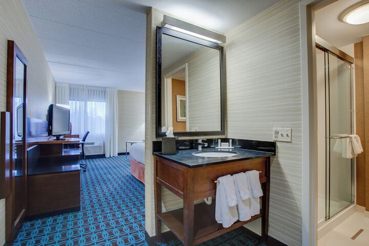 Room 19 of 33