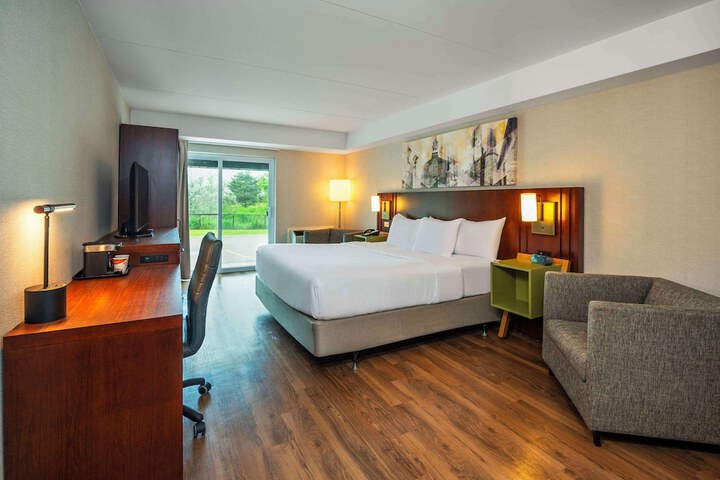 Room 53 of 64