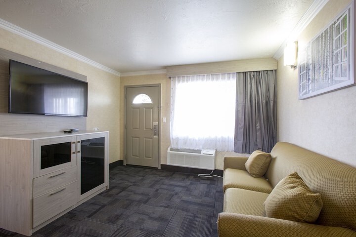 Room 47 of 75