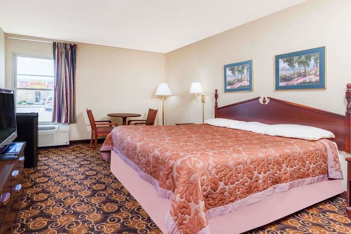 Room 19 of 25