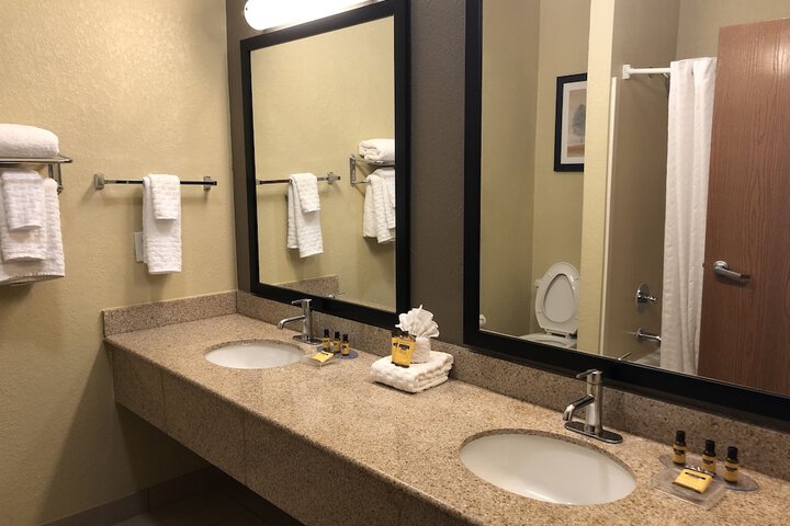 Room 18 of 28