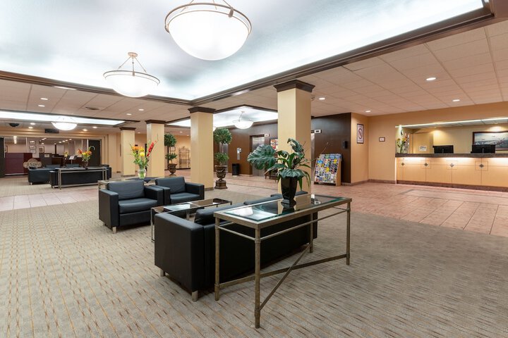 Ramada by Wyndham Reno Hotel and Casino