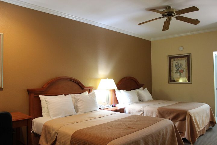 Room 8 of 17