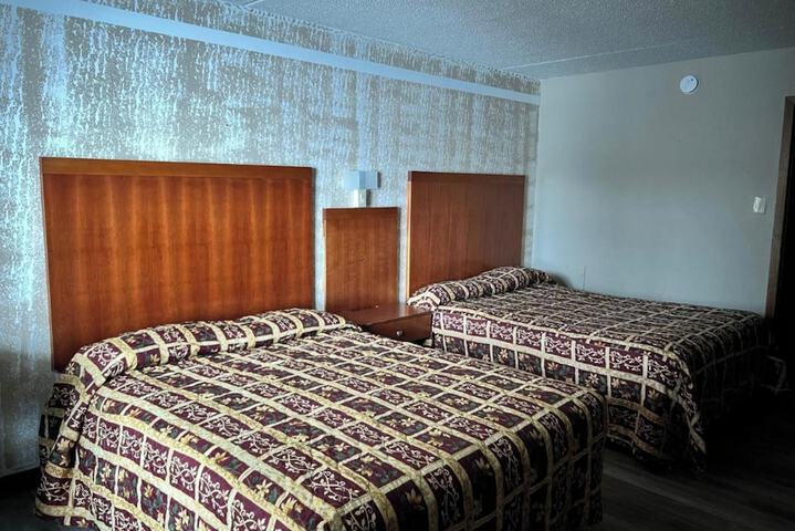 Room 27 of 32