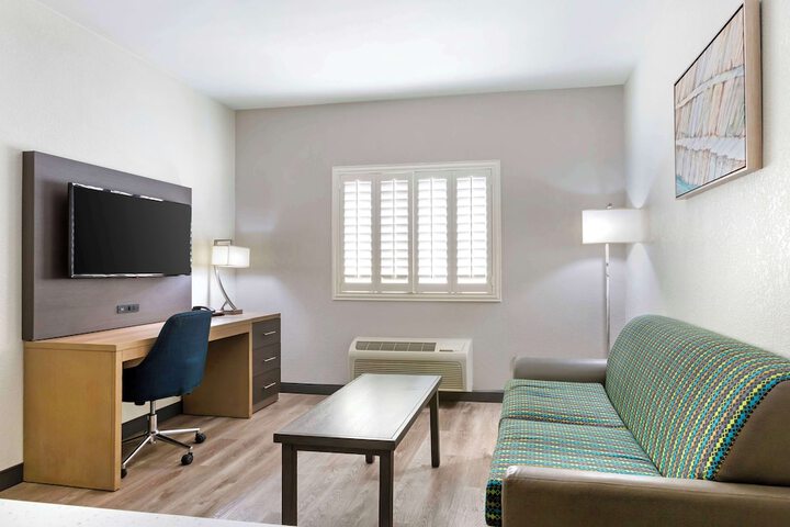 Room 11 of 44