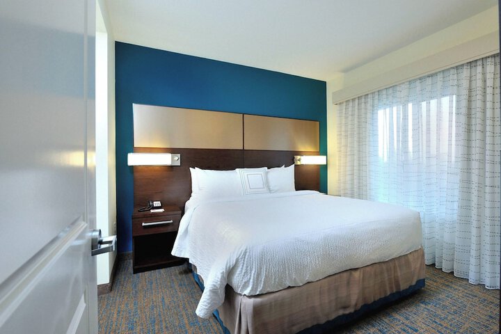 Room 16 of 28