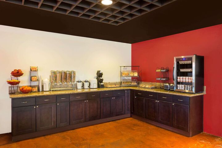 Breakfast/Coffee Service 103 of 129