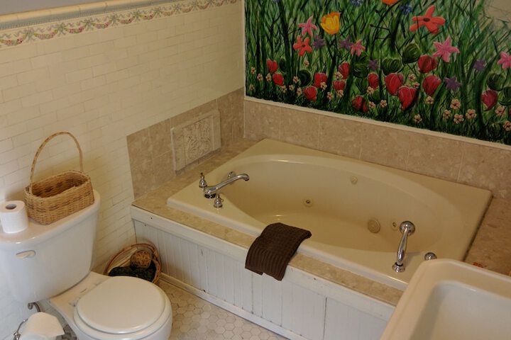 Hot Tub 75 of 87