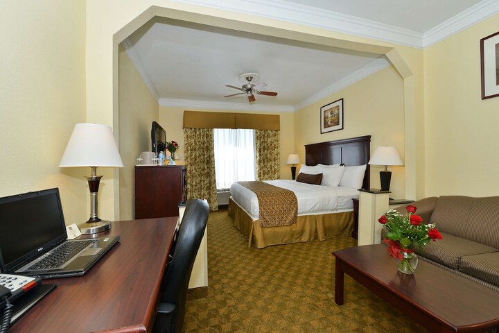 Room 8 of 27