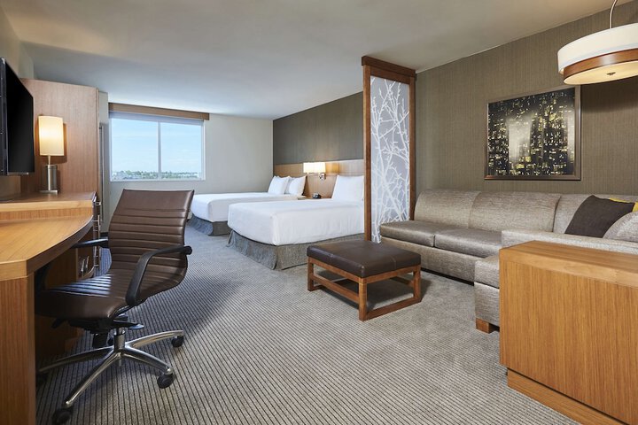 Room 22 of 40