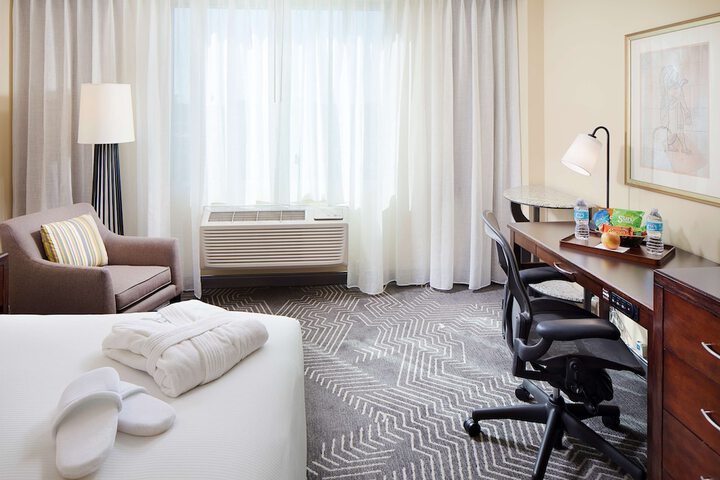 Room 6 of 39