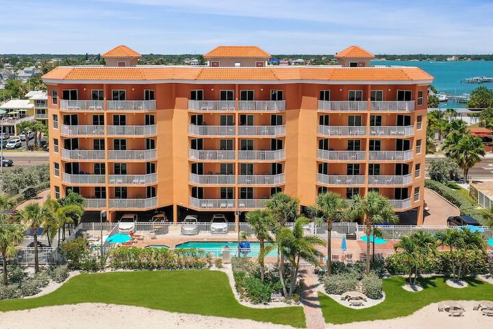 Surf Beach Treasure Island Resort