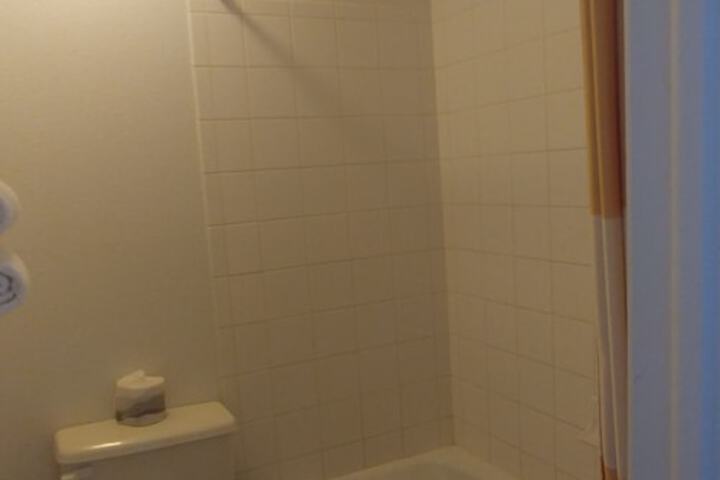 Room 18 of 32