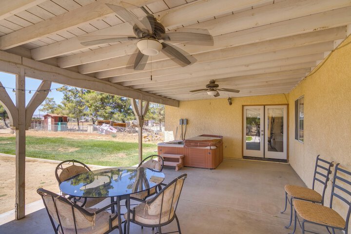Spacious Lancaster Family Ranch - BBQ & Patio