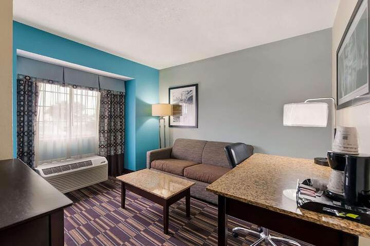 Room 18 of 33