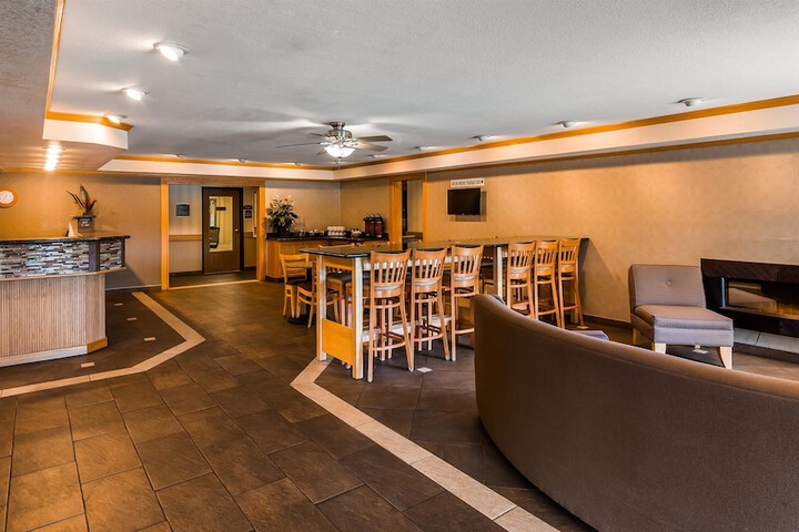 Best Western Plus Landmark Inn