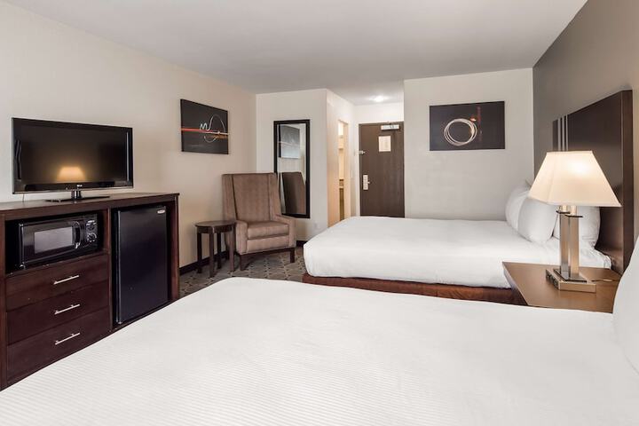 Room 8 of 33