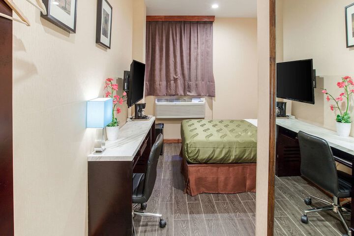 Room 21 of 25