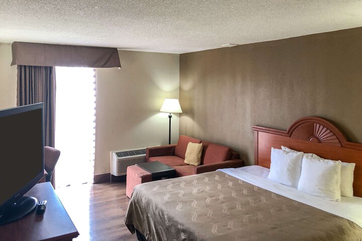 Room 30 of 38